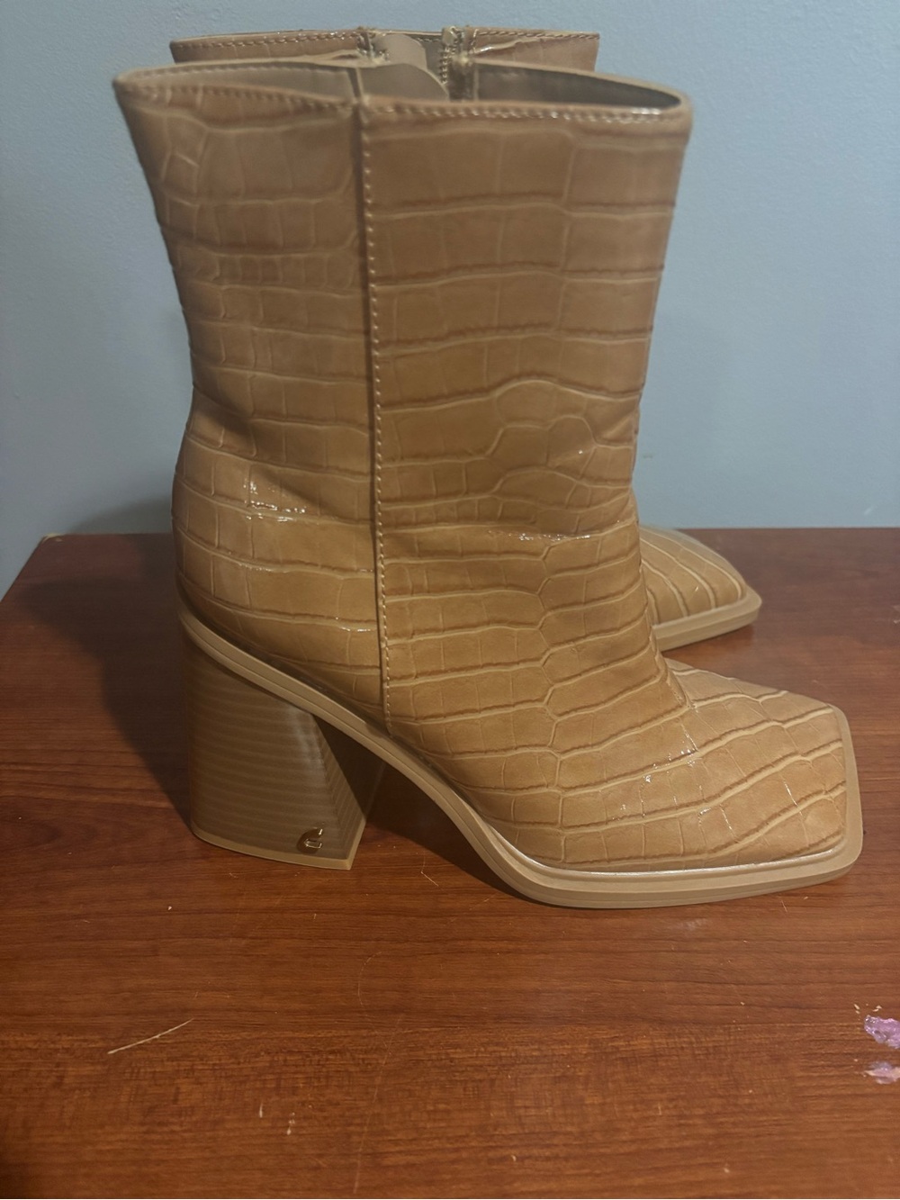 Women’s Tan Croc-Embossed Block Heel Ankle Boots